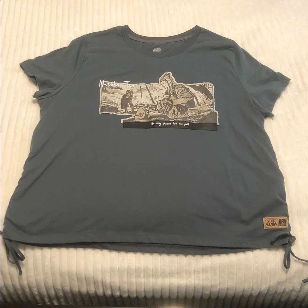 Star Wars Ahsoka Tano Concept Series Top Womens Size 1X - Picture 9 of 10
